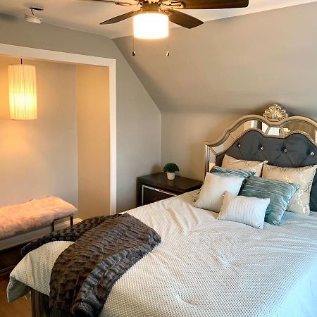 The Oakwood Cottage- With Private Yard & Parking, Minutes From Falls & Casino By Niagara Hospitality Niagara Falls Ngoại thất bức ảnh